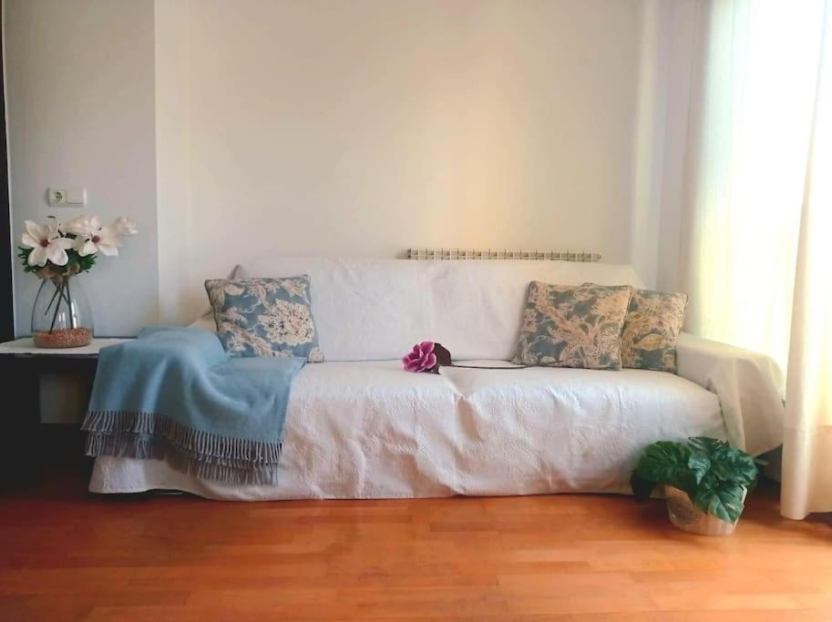 Acogedor Apartamento Con Piscina Y Garaje Apartment Huesca Luaran gambar