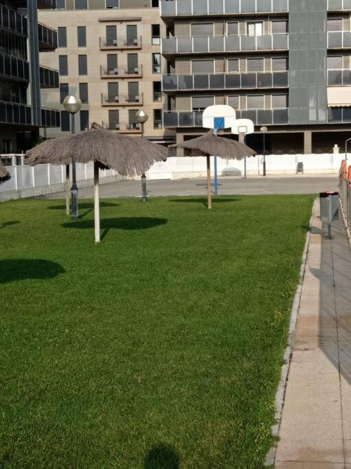 Acogedor Apartamento Con Piscina Y Garaje Apartment Huesca Luaran gambar